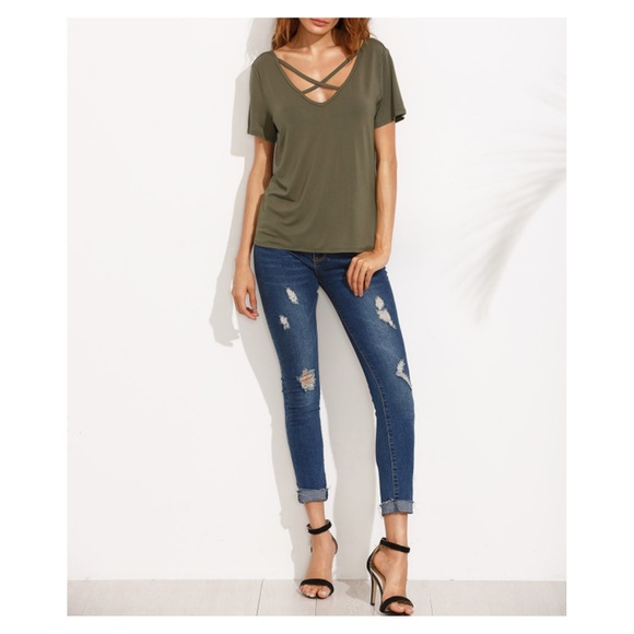 Green Short Sleeve Crisscross Front Basic T-Shirt - Picture 5 of 6